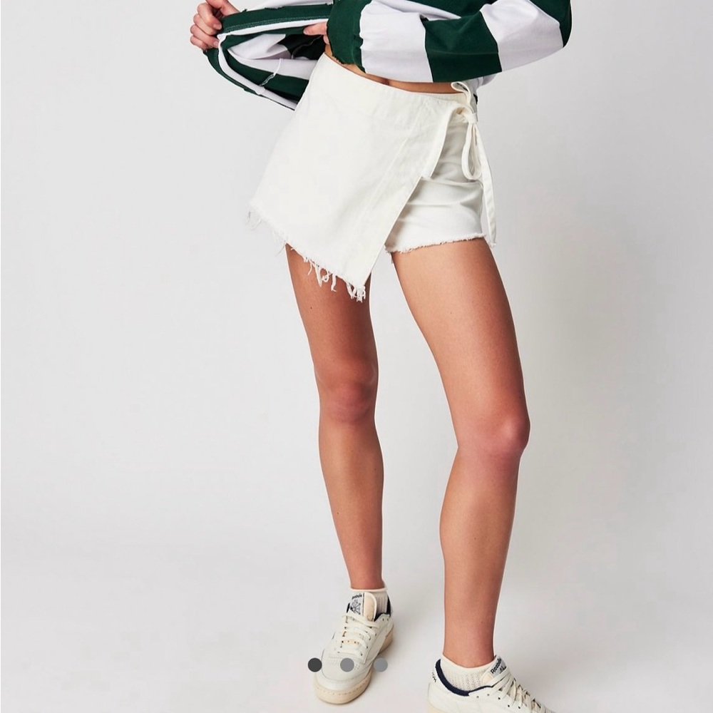 CNWOT  Free People Emmy Denim Skort